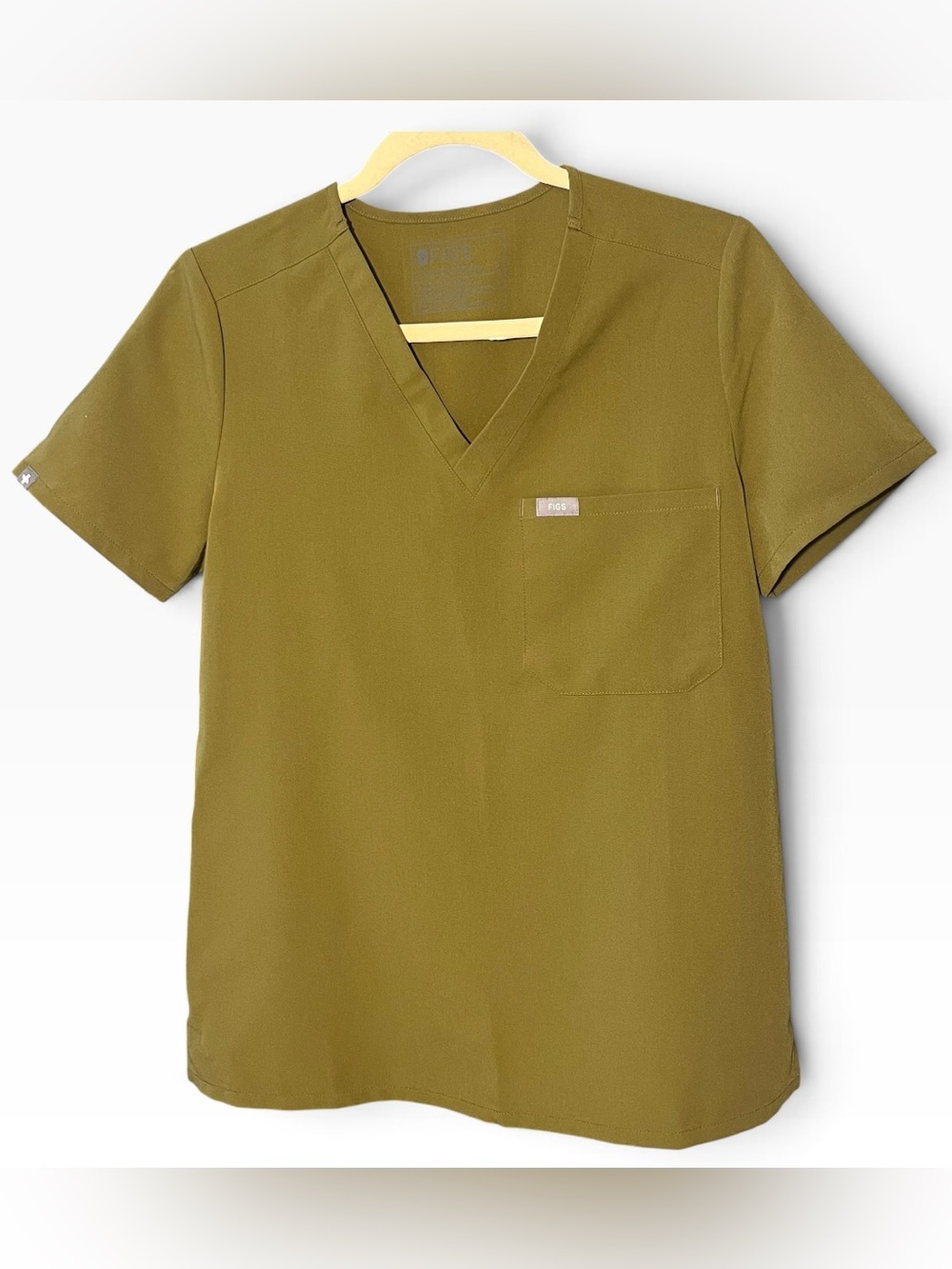 💚💛FIGS Catarina One-Pocket Scrub Top.
Martini Olive. Size-Small. EUC